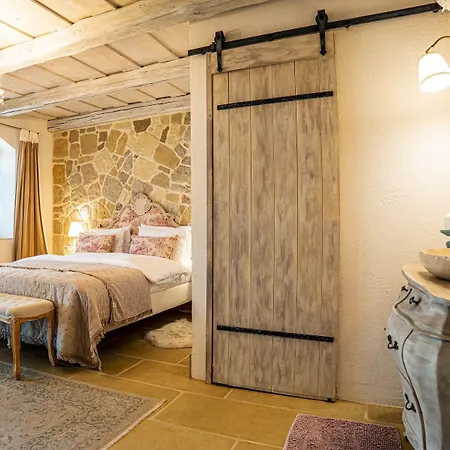 Maison Bagatell Badacsony Guest house 4*